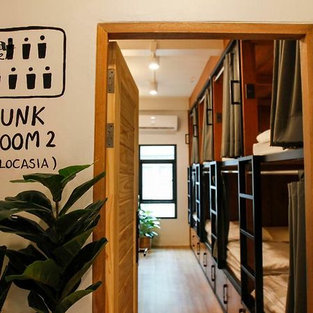 Tropical Summer Hostel Bangkok Exterior photo
