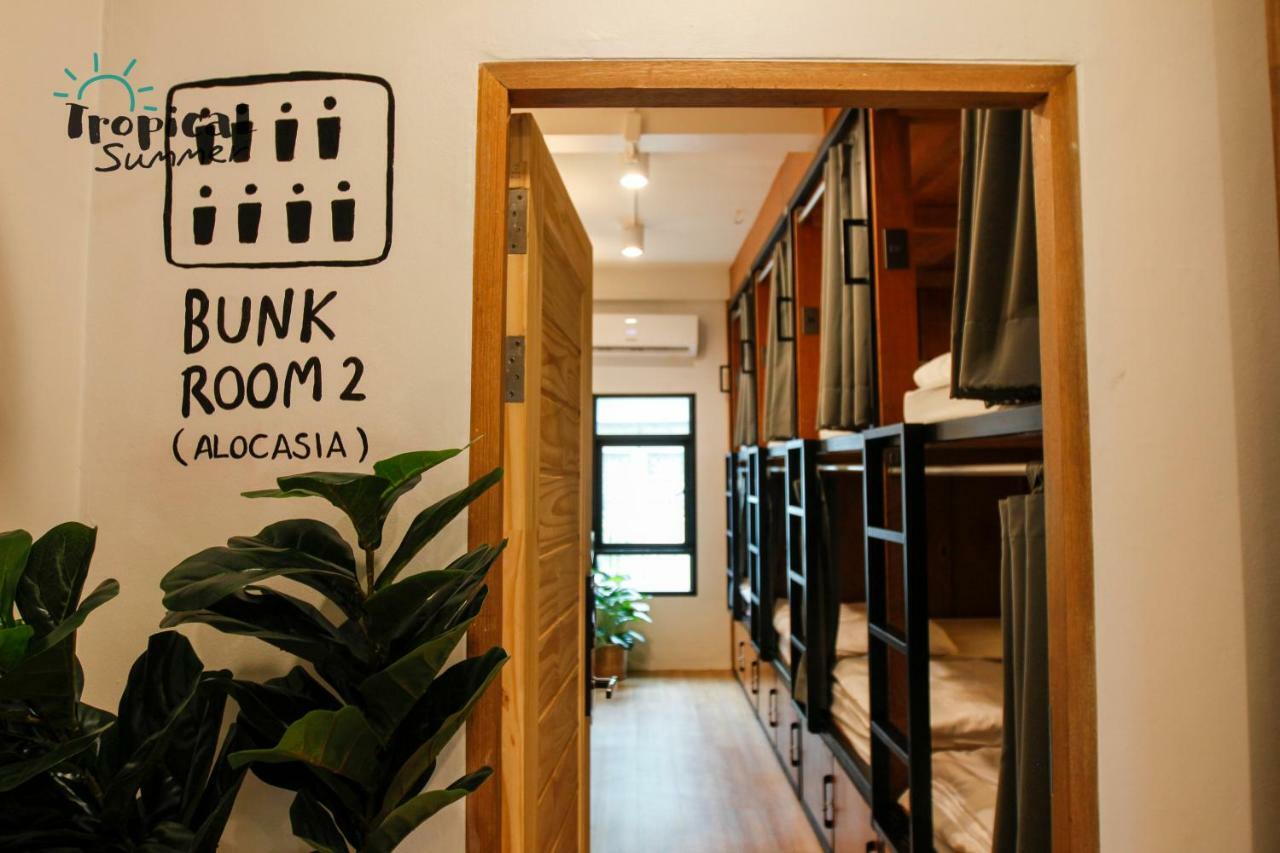 Tropical Summer Hostel Bangkok Exterior photo