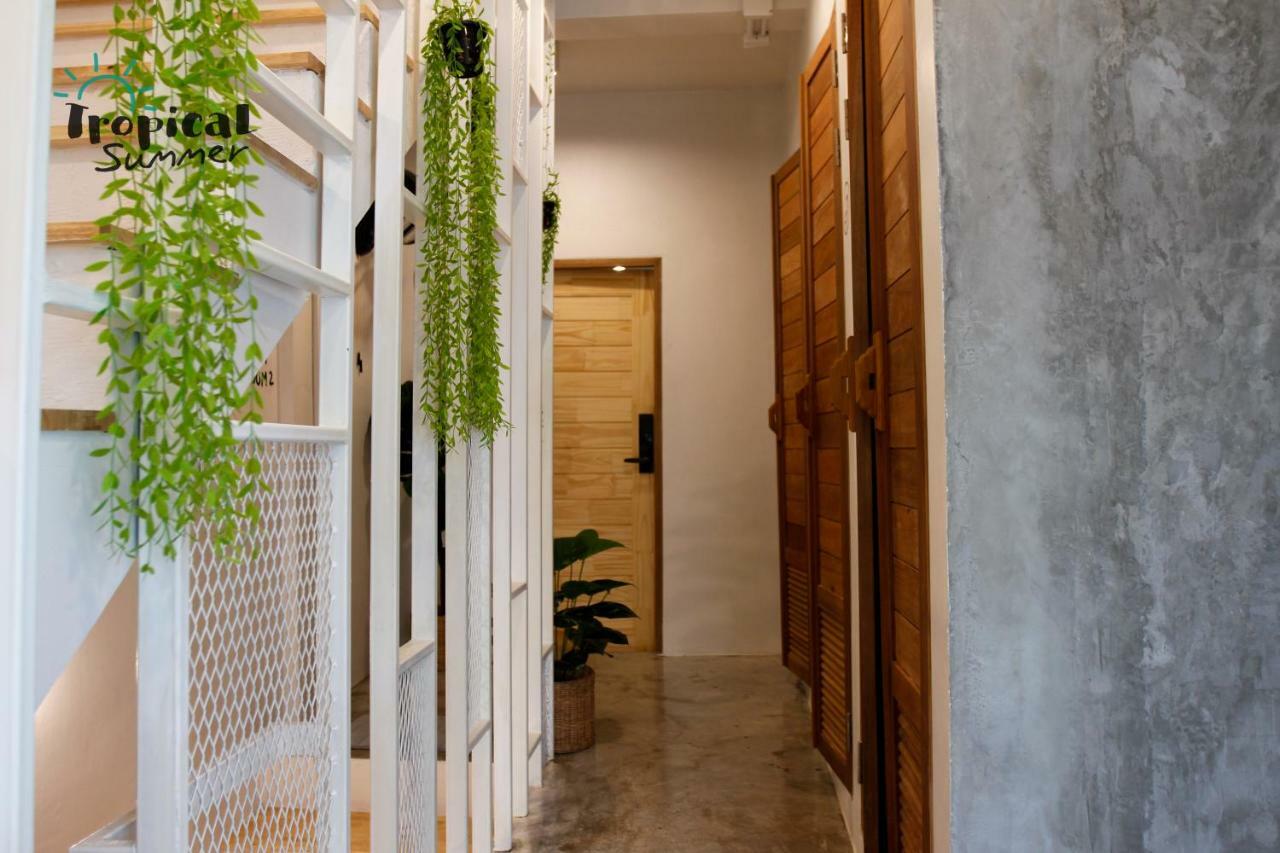 Tropical Summer Hostel Bangkok Exterior photo