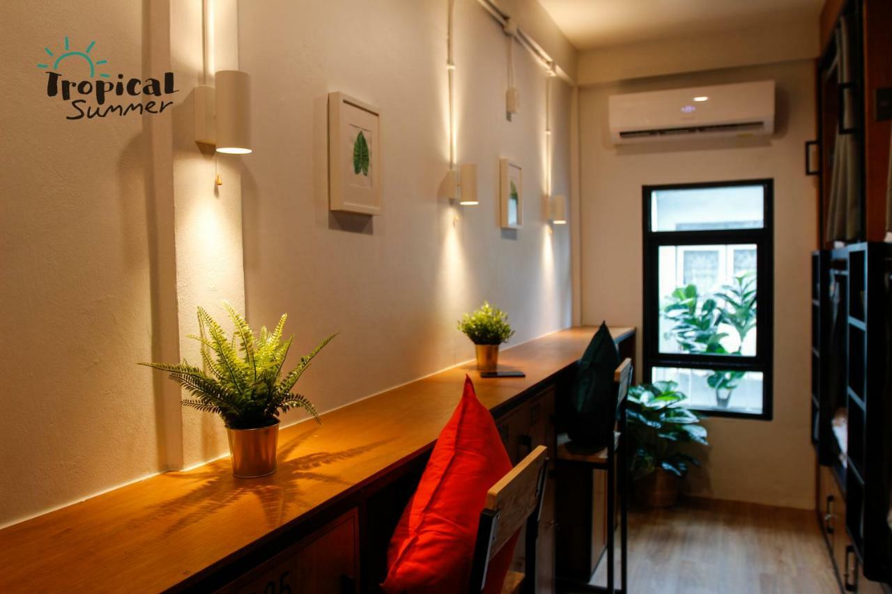 Tropical Summer Hostel Bangkok Exterior photo