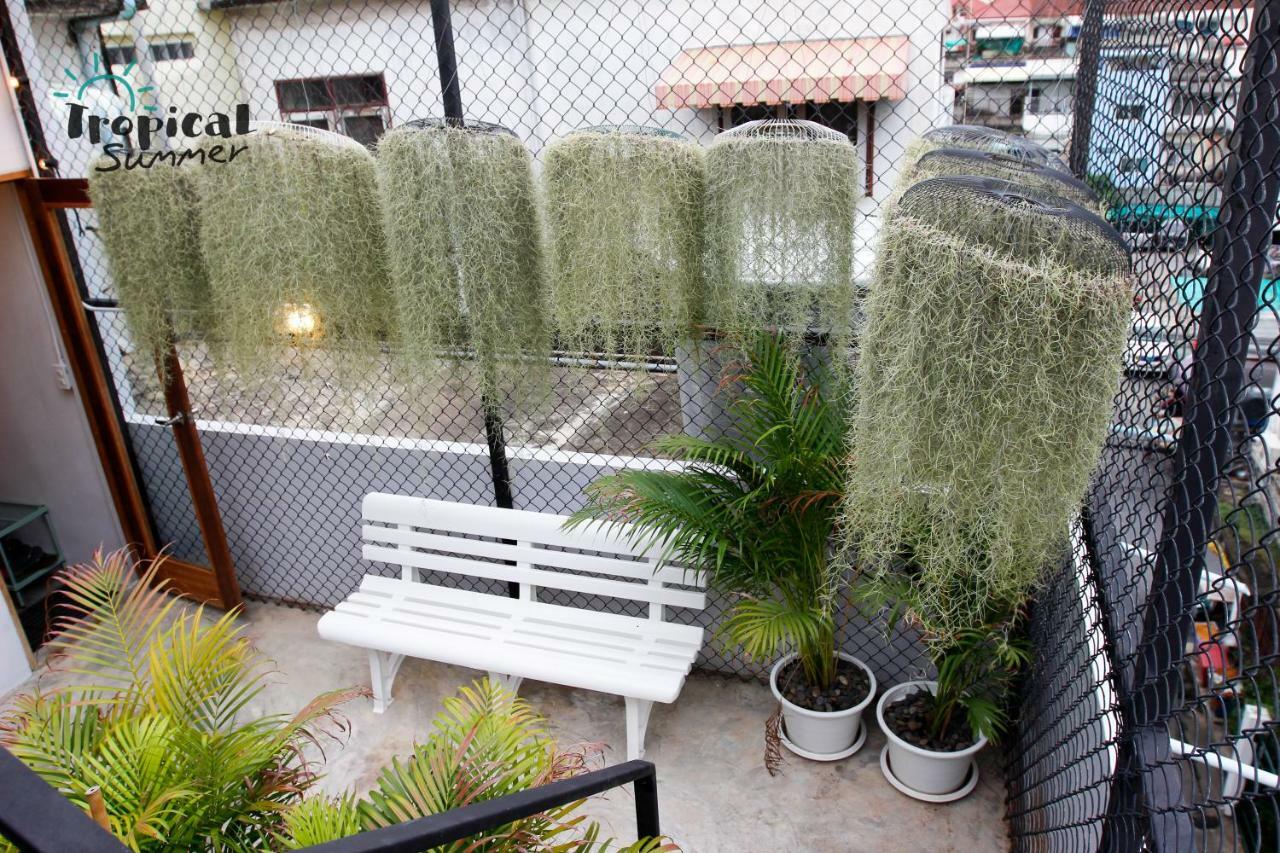 Tropical Summer Hostel Bangkok Exterior photo