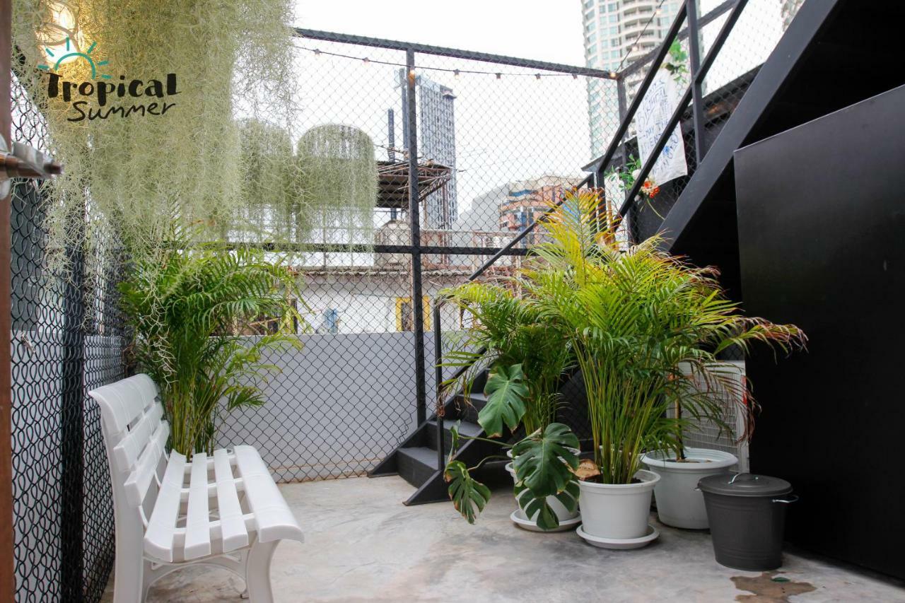 Tropical Summer Hostel Bangkok Exterior photo