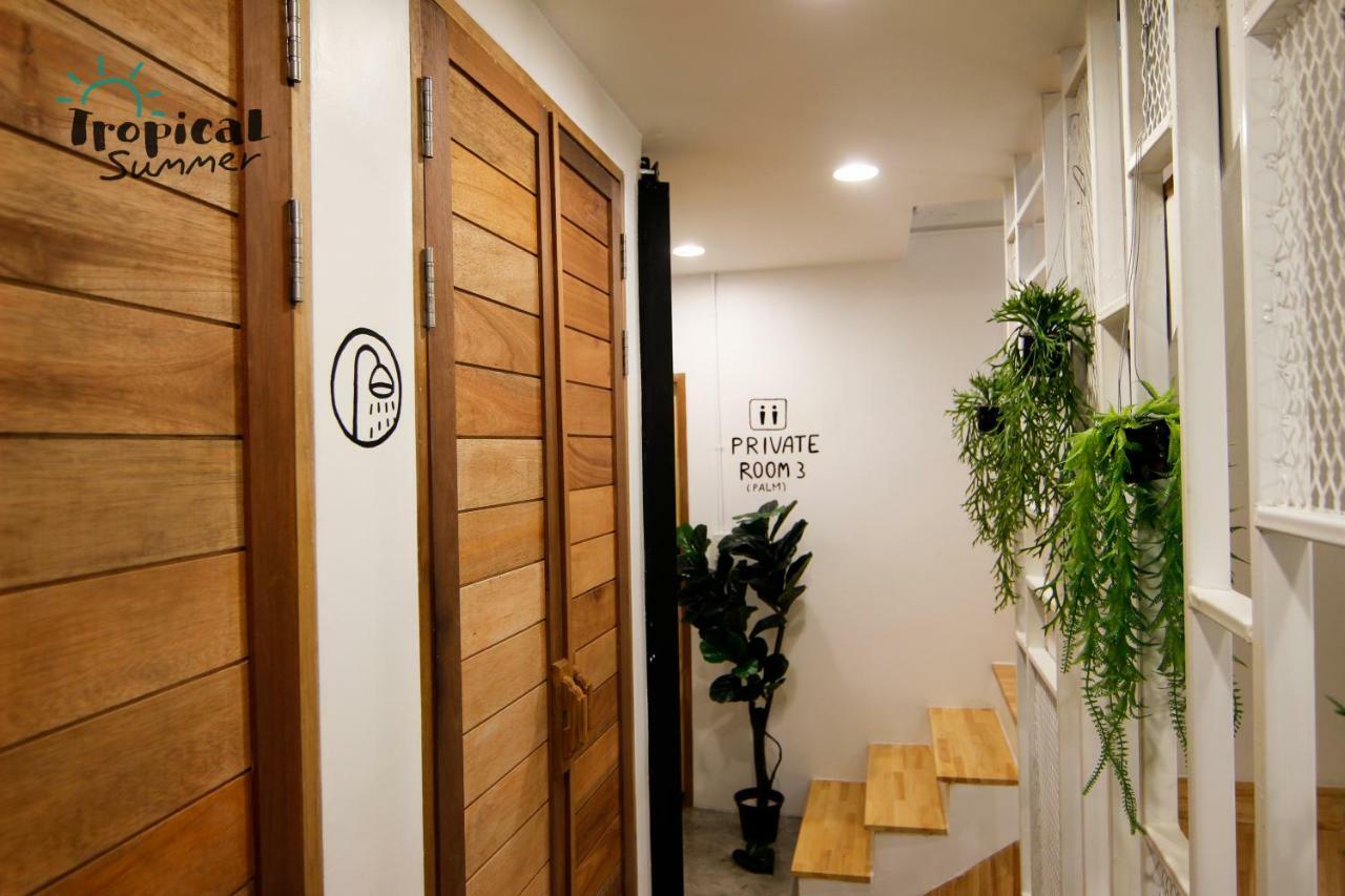 Tropical Summer Hostel Bangkok Exterior photo