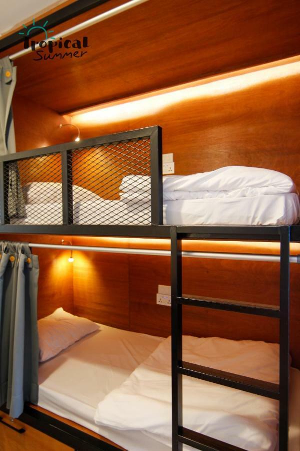 Tropical Summer Hostel Bangkok Exterior photo