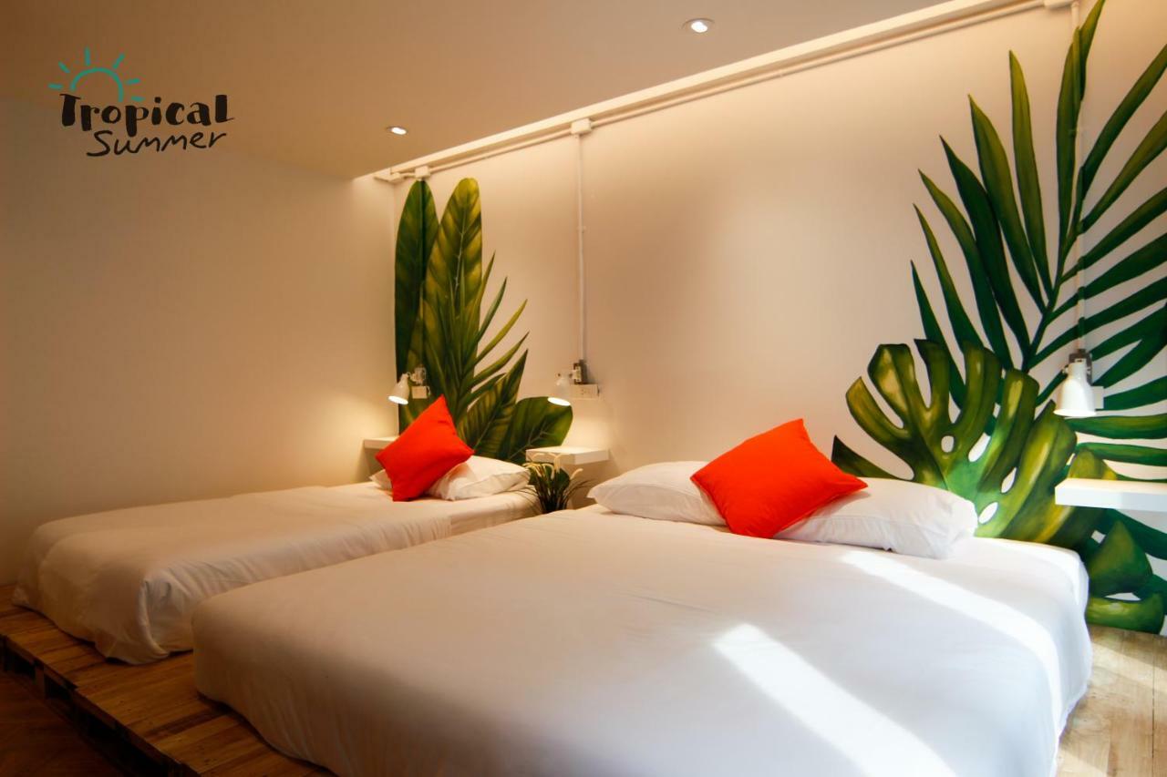 Tropical Summer Hostel Bangkok Exterior photo