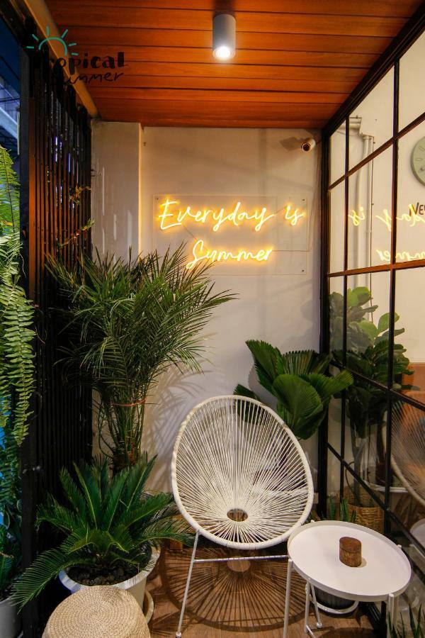 Tropical Summer Hostel Bangkok Exterior photo