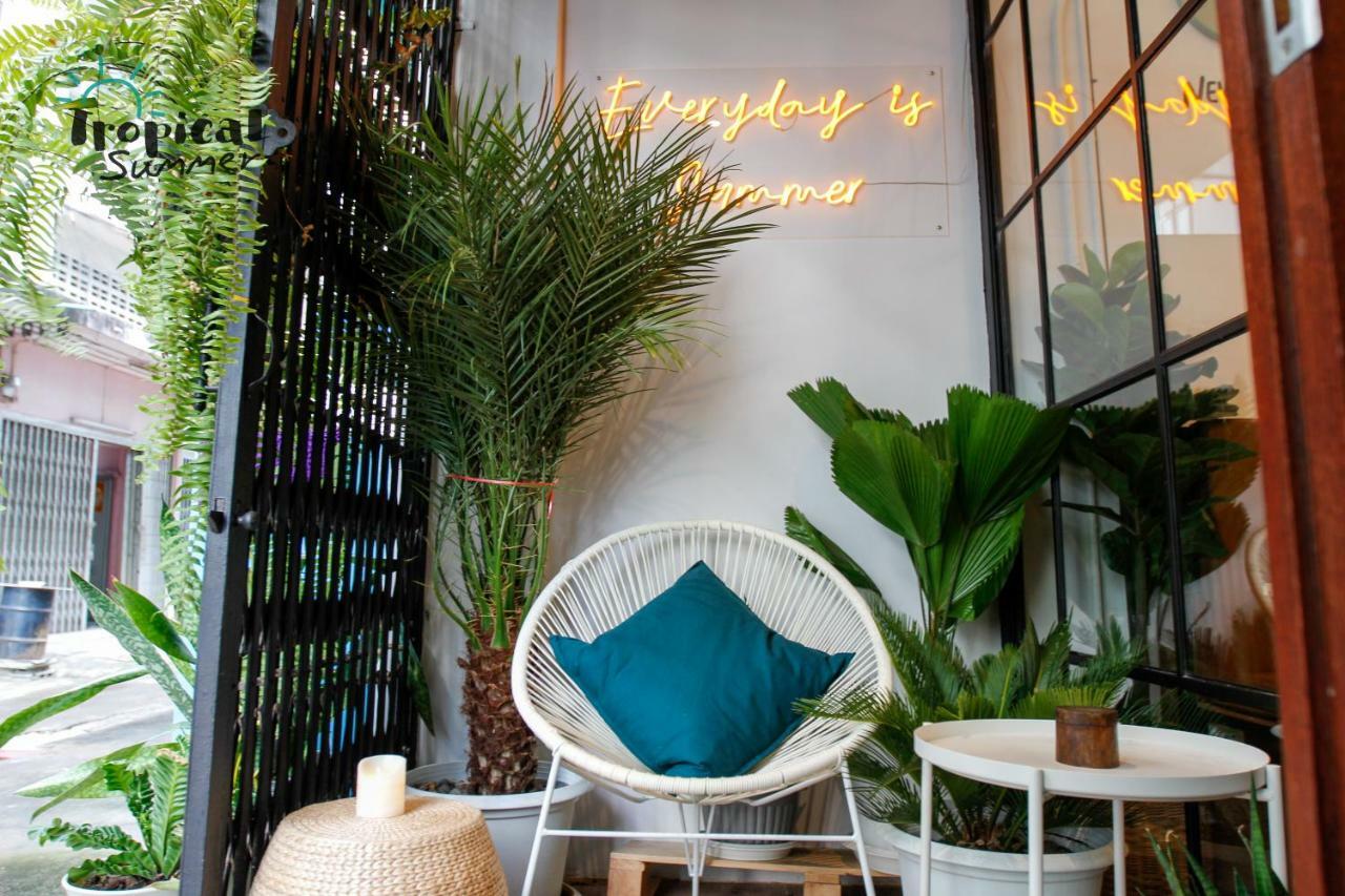 Tropical Summer Hostel Bangkok Exterior photo