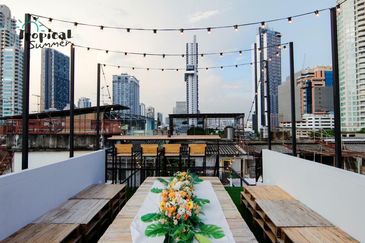 Tropical Summer Hostel Bangkok Exterior photo